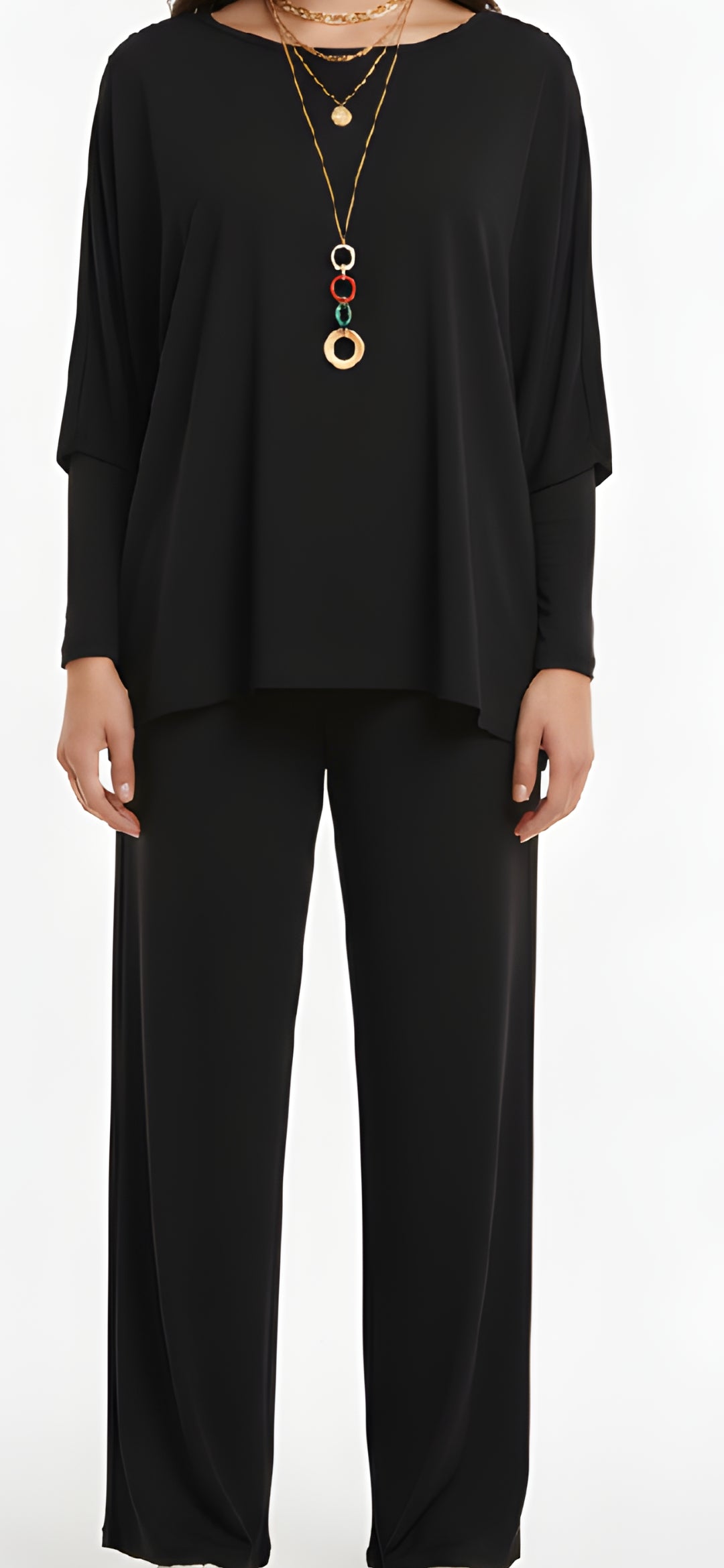 "Plus size two-piece set with pendant detail - complete outfit"