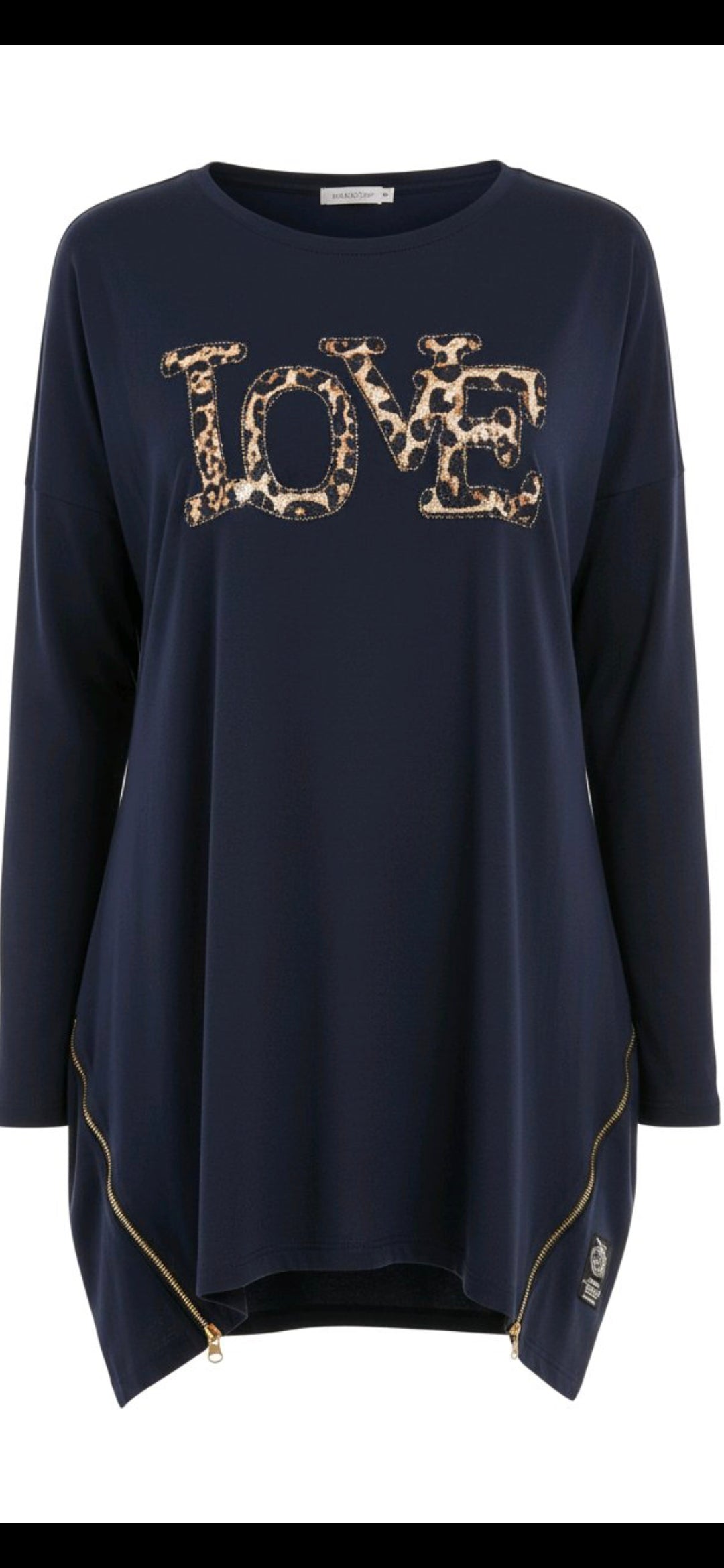 Women's hobo bag with adjustable strap - detail shot"